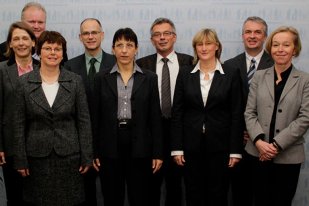 Staatssekretär Josef Hecken mit Vertretern der Initiative WIE
