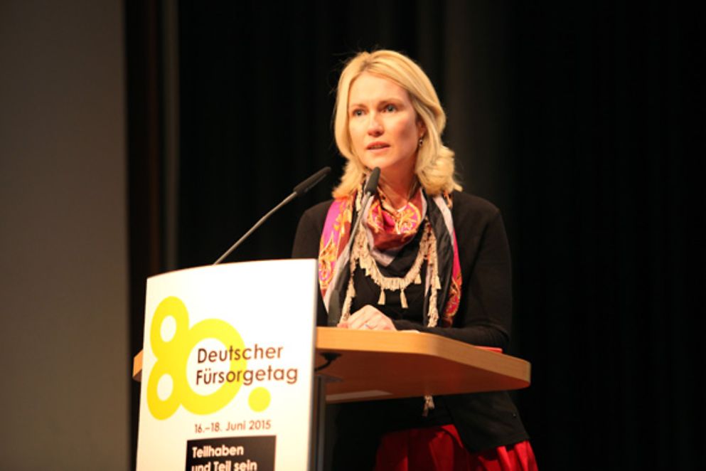 Manuela Schwesig spricht auf dem Fachkongress des 80. Deutschen Fürsorgetages