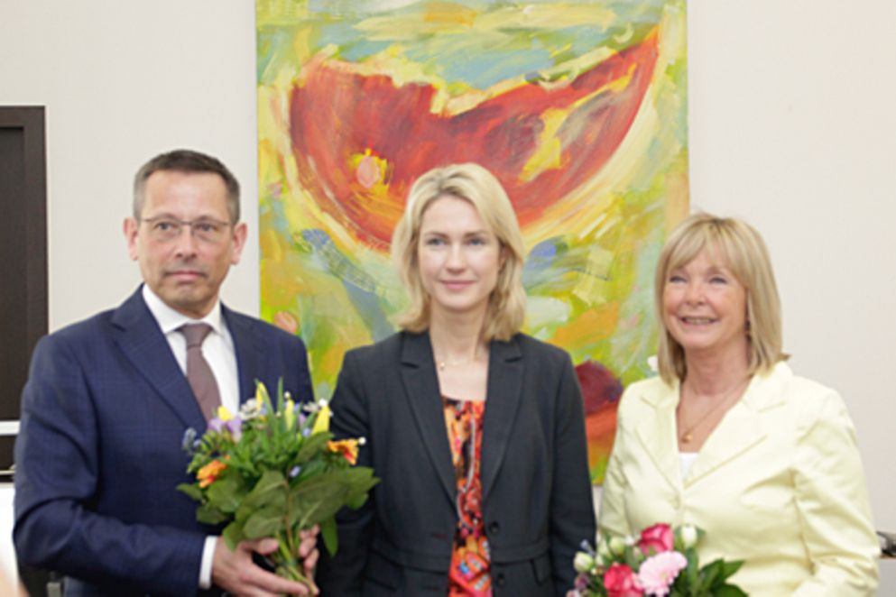 Manuela Schwesig mit Johannes-Wilhelm Rörig und Christine Lüders, Bildnachweis: BMFSFJ