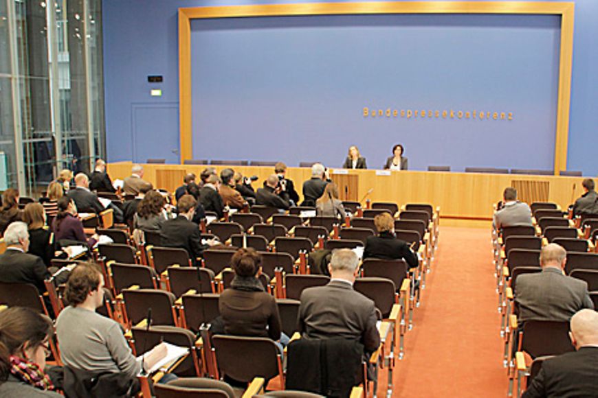Kristina Schröder im Saal der Bundespressekonferenz. Bildquelle: BMFSFJ