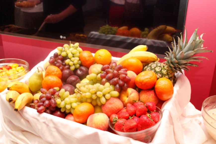Eine Schale mit Obst auf einem Tisch, Bildnachweis: BMFSFJ