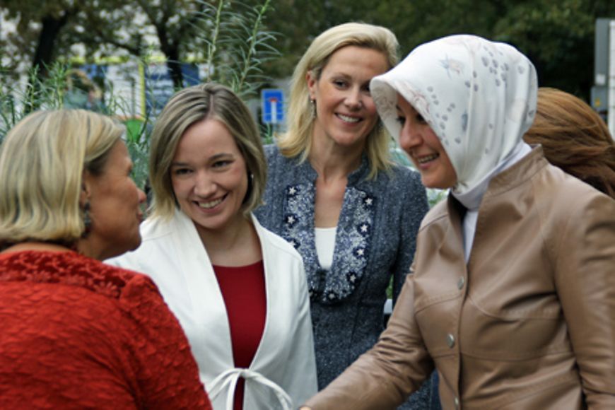 Heike Kahl, Kristina Schröder, Bettina Wulff und Hayrünnisa Gül. Bildquelle: BMFSFJ.