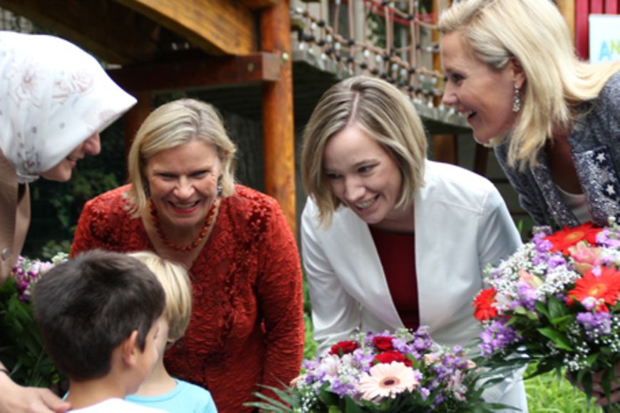 Hayrünnisa Gül, Heike Kahl, Kristina Schröder und Bettina Wulff. Bildquelle: BMFSFJ.