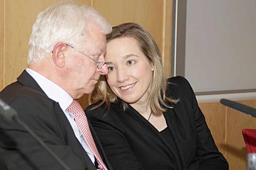 Kristina Schröder im Gespräch mit Rudolf Seiters. Bildquelle: BMFSFJ